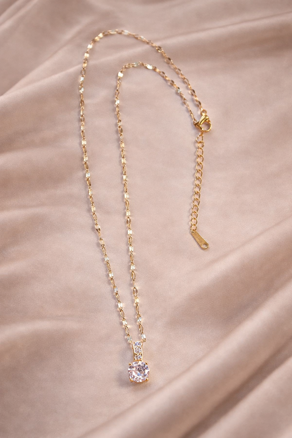 MONÉA Crystal Glow Halskette