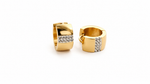 Goldene Creolen mit Zirkonia