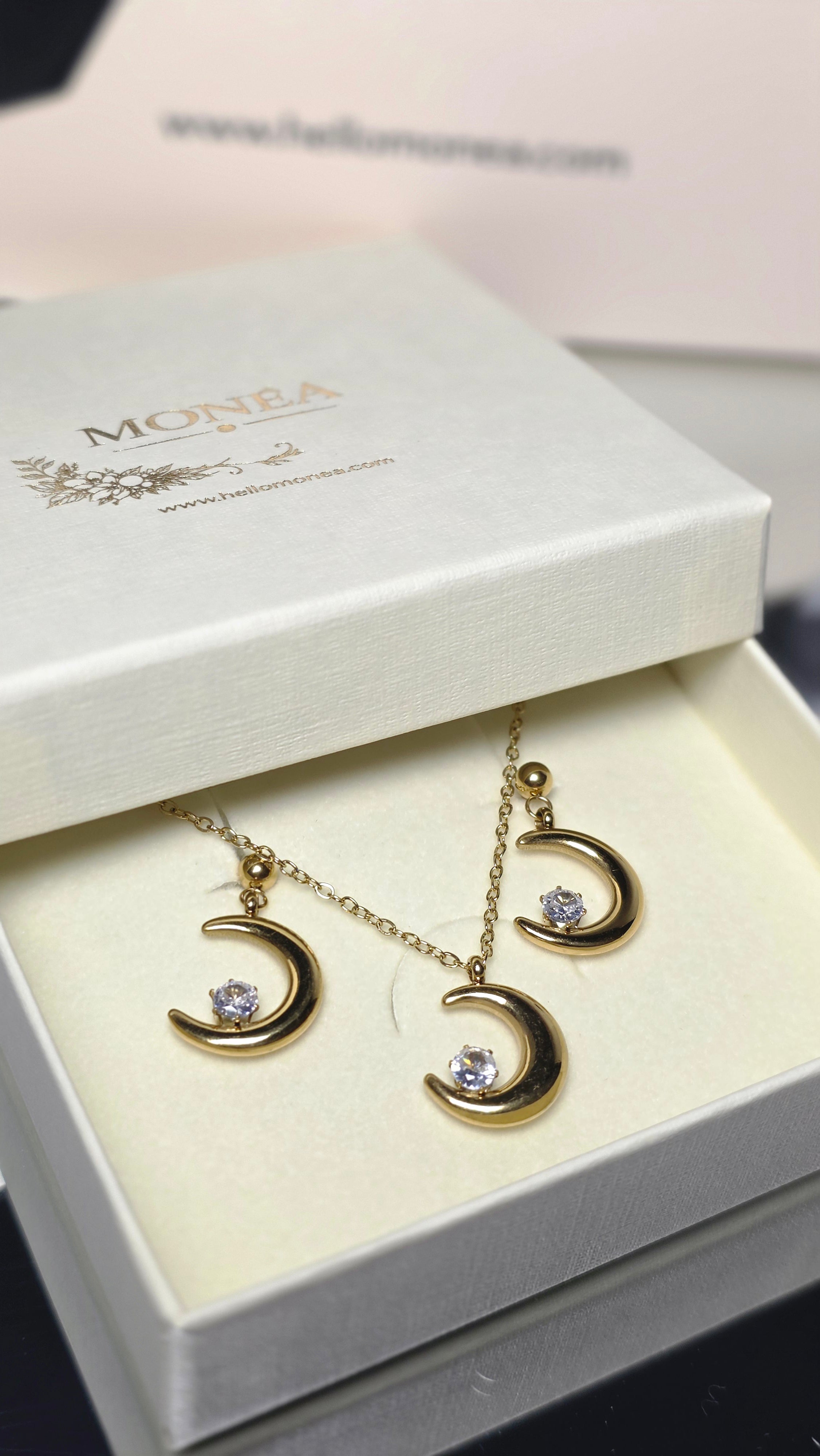 MONÉA Mondglanz Set-18K vergoldet
