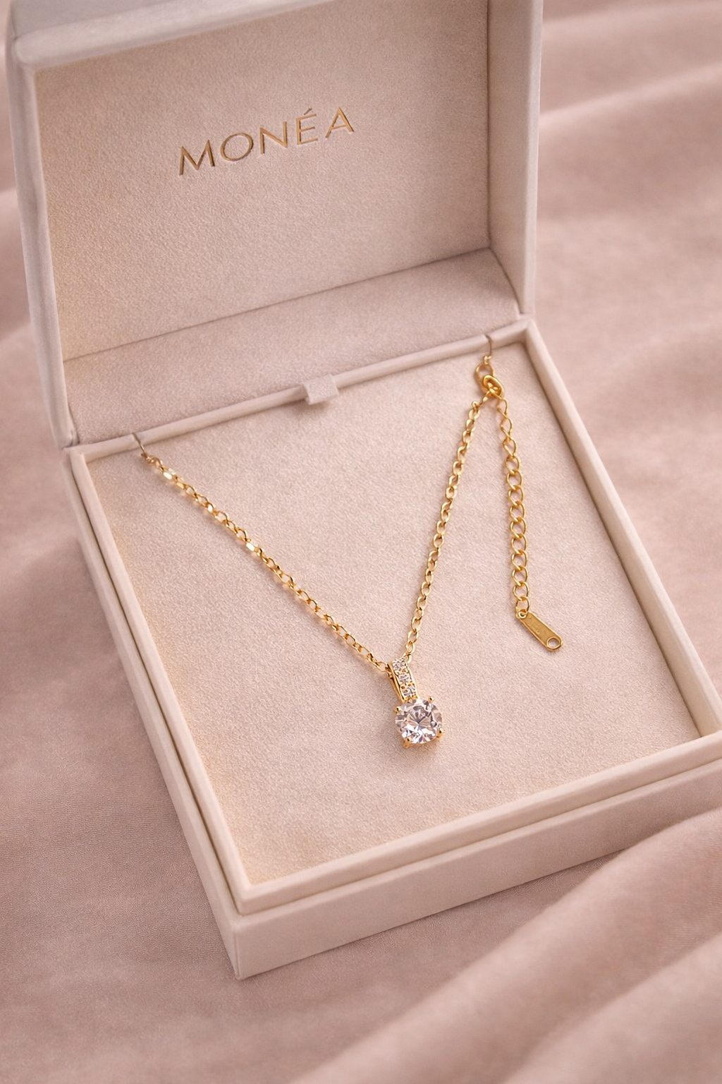 MONÉA Crystal Glow Halskette