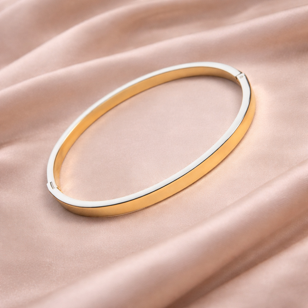 MONÉA Gold Minimal Bangle