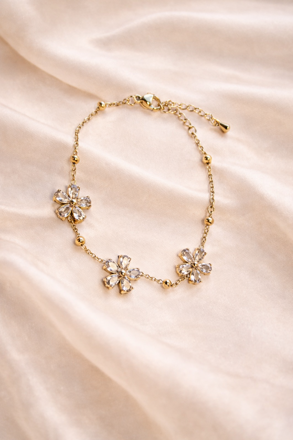 MONÉA Crystal Bloom Armband